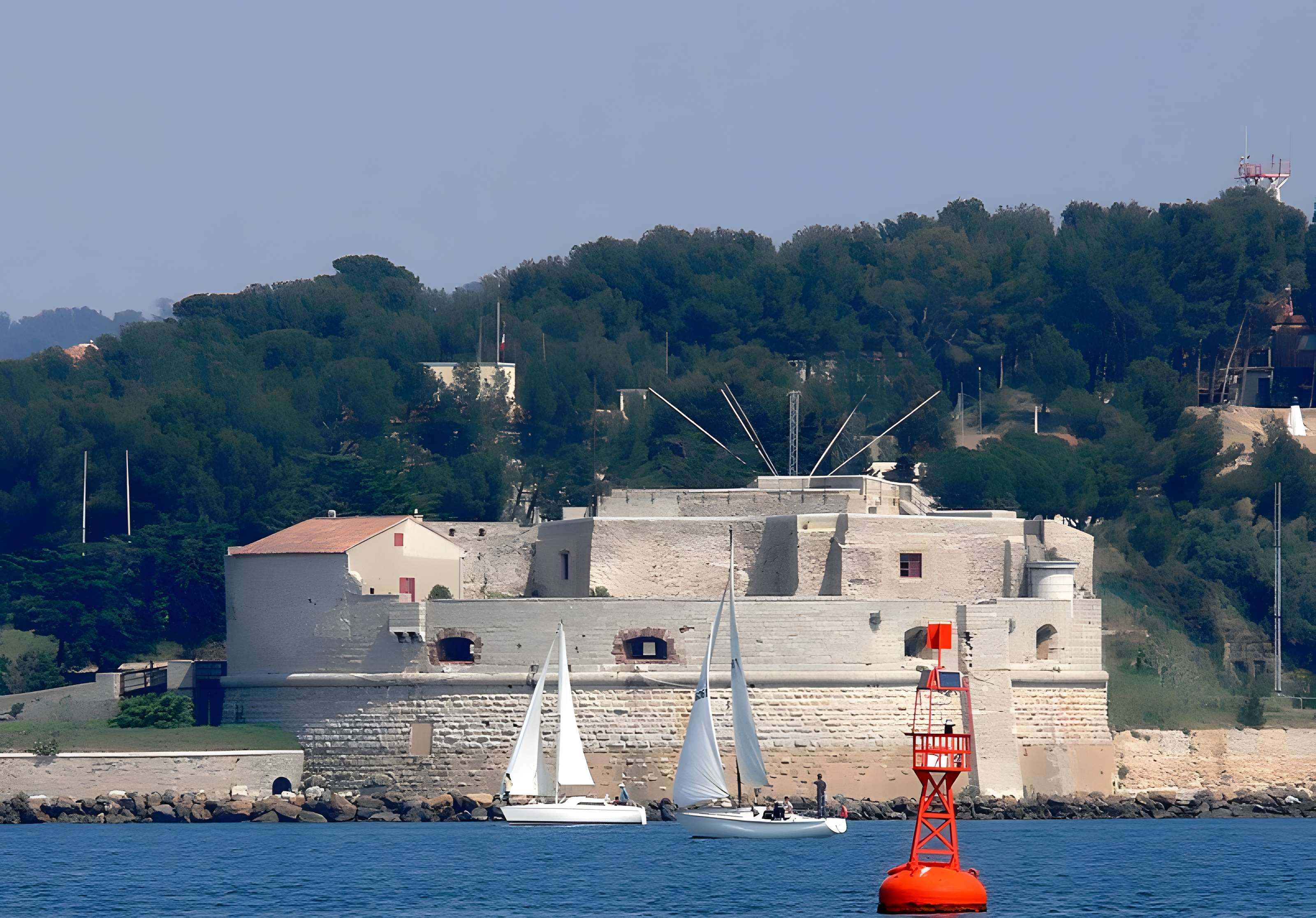 Fort de la Grosse-Tour, dit aussi Tour Royale