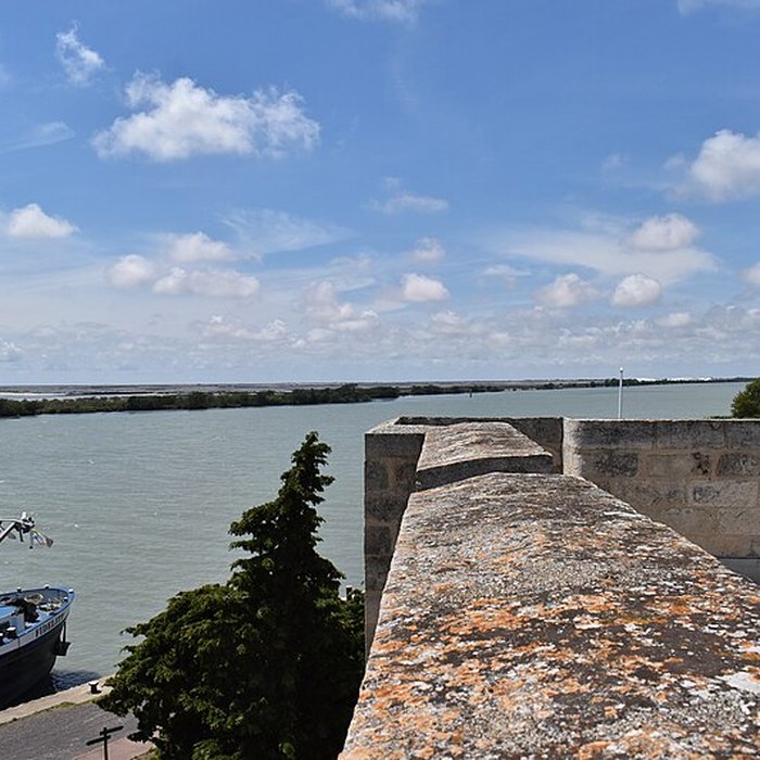 Photo de Tour Saint-Louis de Port-Saint-Louis-du-Rhône