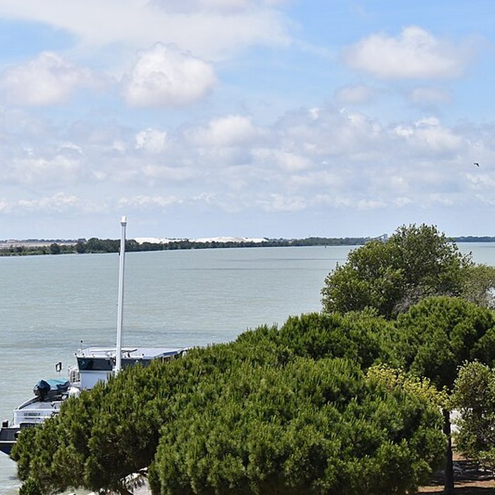 Photo de Tour Saint-Louis de Port-Saint-Louis-du-Rhône