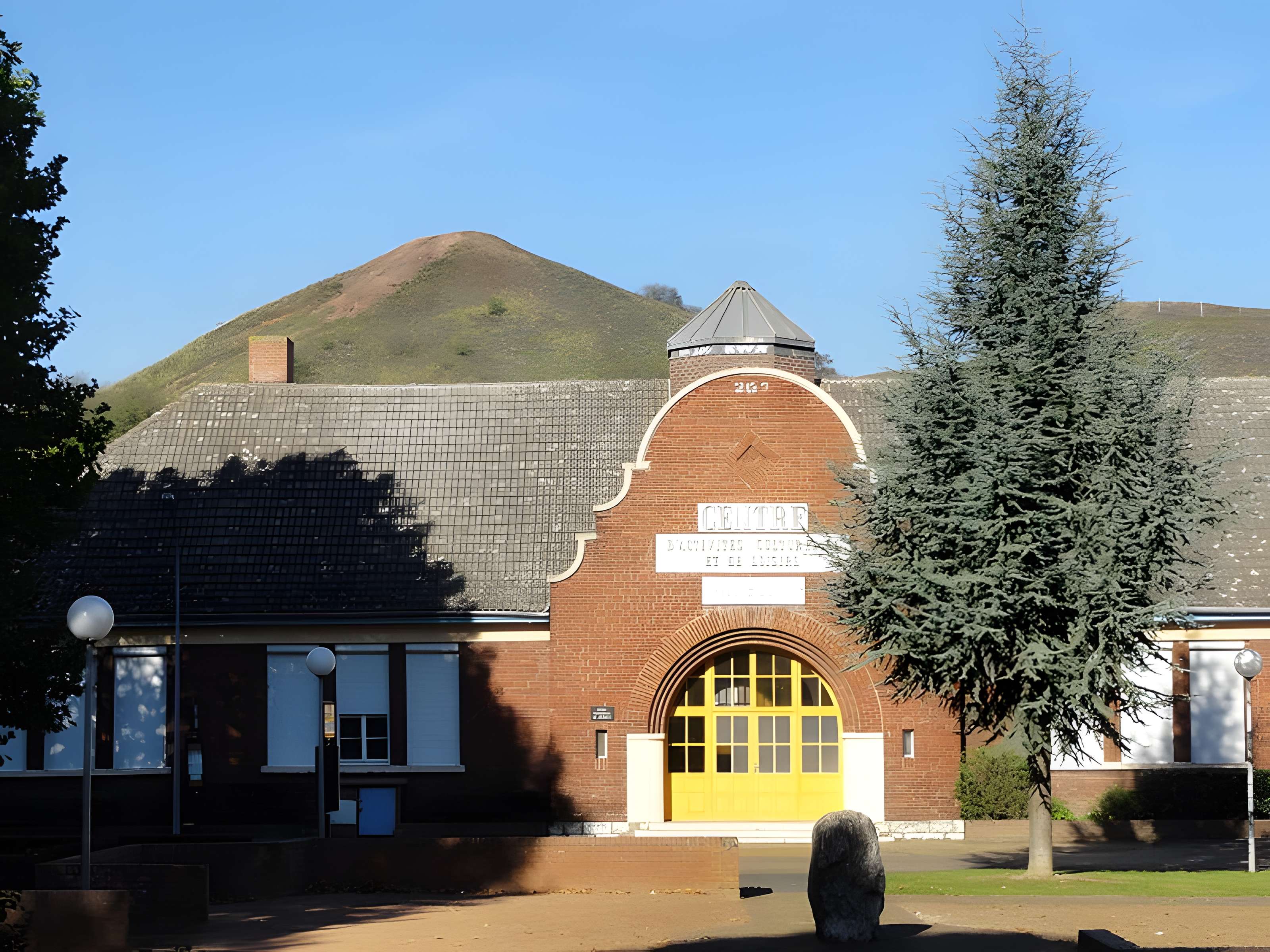 École de filles de la cité Nouméa des mines de Drocourt à Rouvroy 