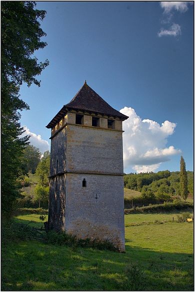 Photo de Tour-pigeonnier de Labio à Gourdon