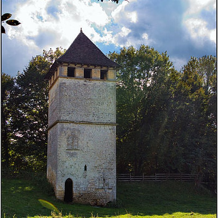 Photo de Tour-pigeonnier de Labio à Gourdon