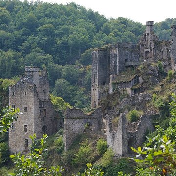 tours de merle a saint geniez o merle