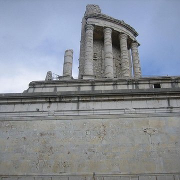 Trophée des Alpes ou Trophée dAuguste