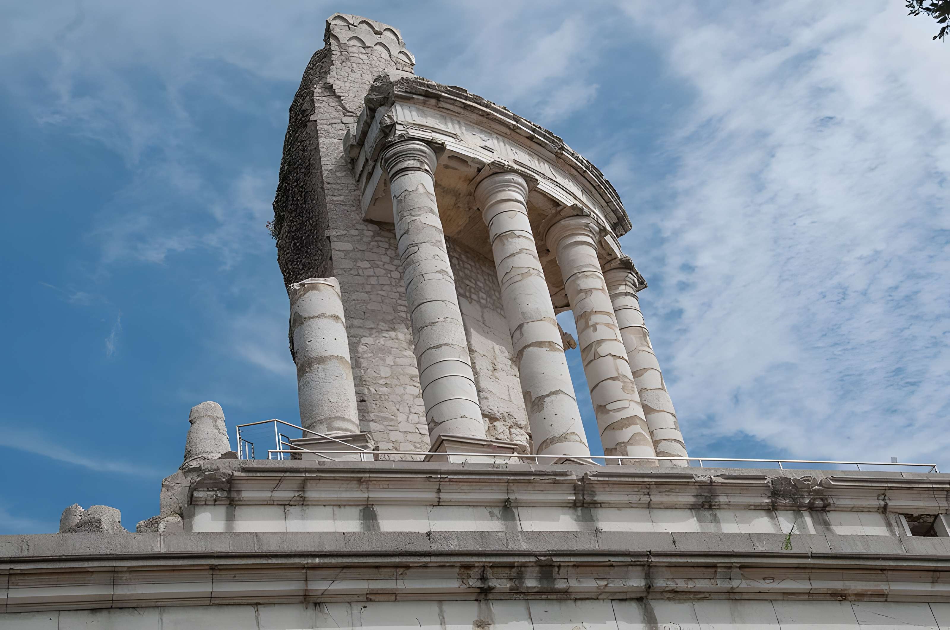 Trophée des Alpes ou Trophée d'Auguste