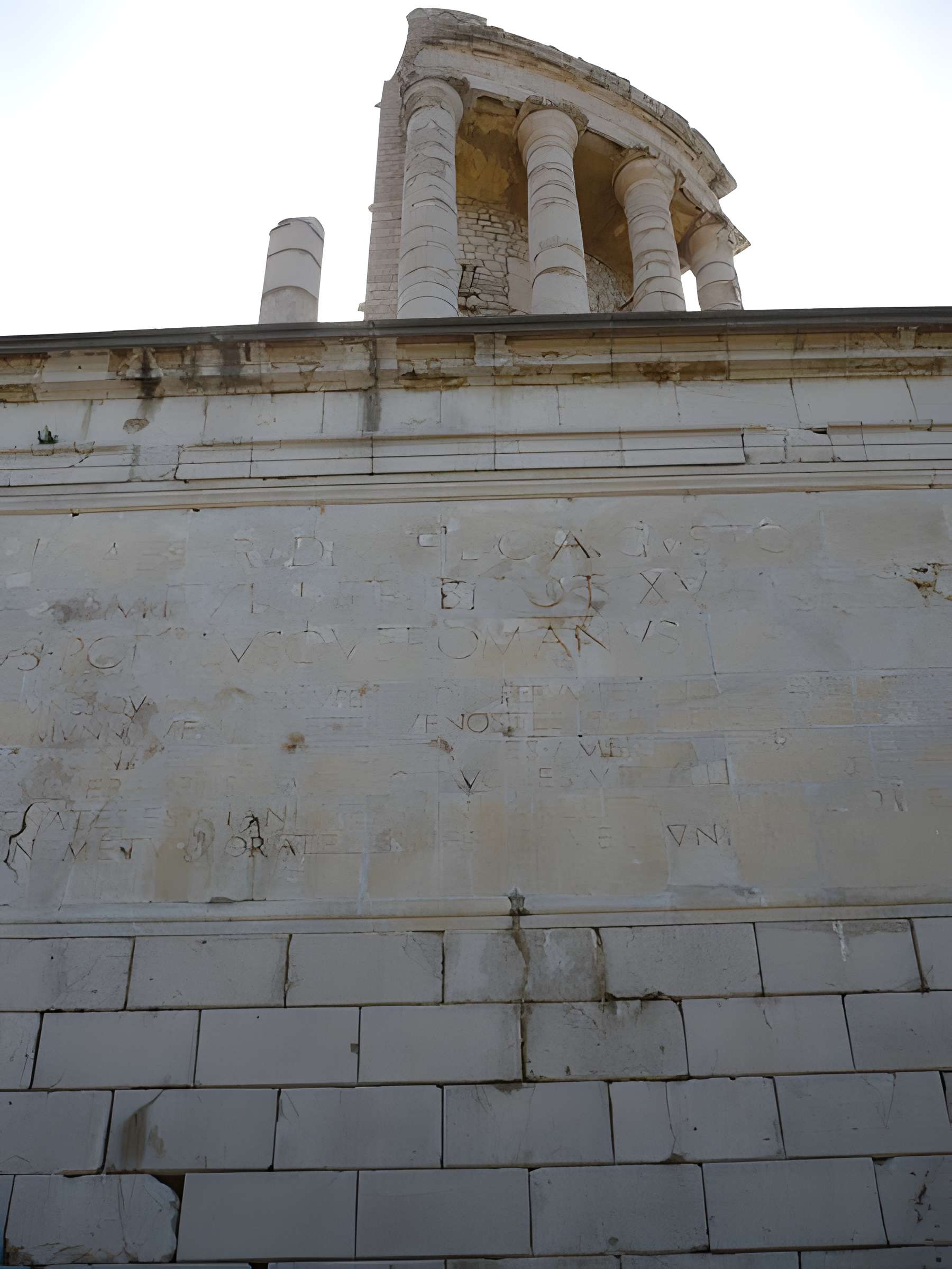 Trophée des Alpes ou Trophée d'Auguste