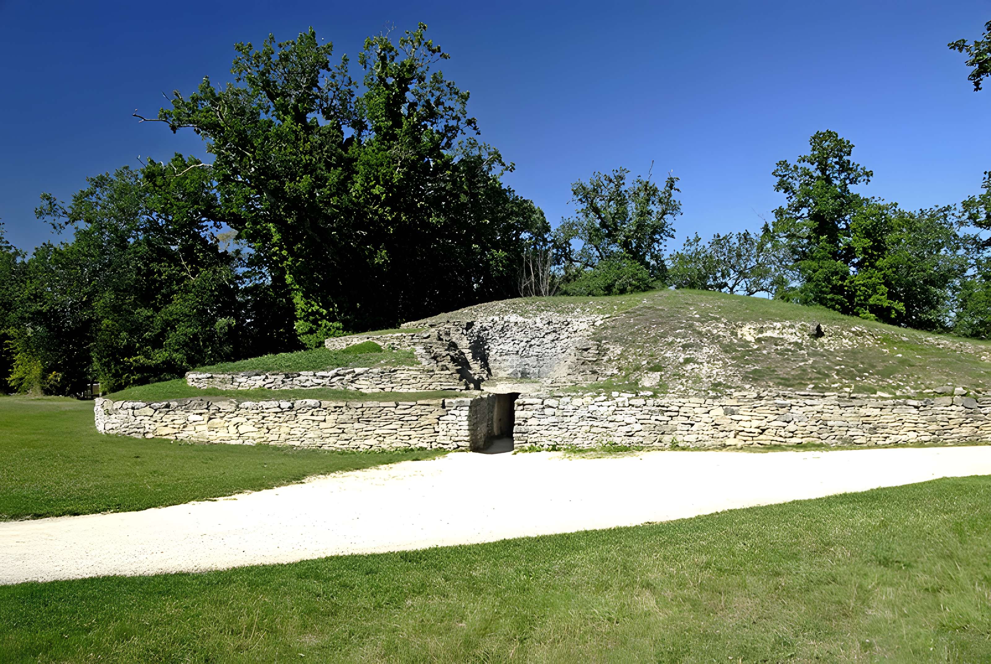 Groupe de six tumuli