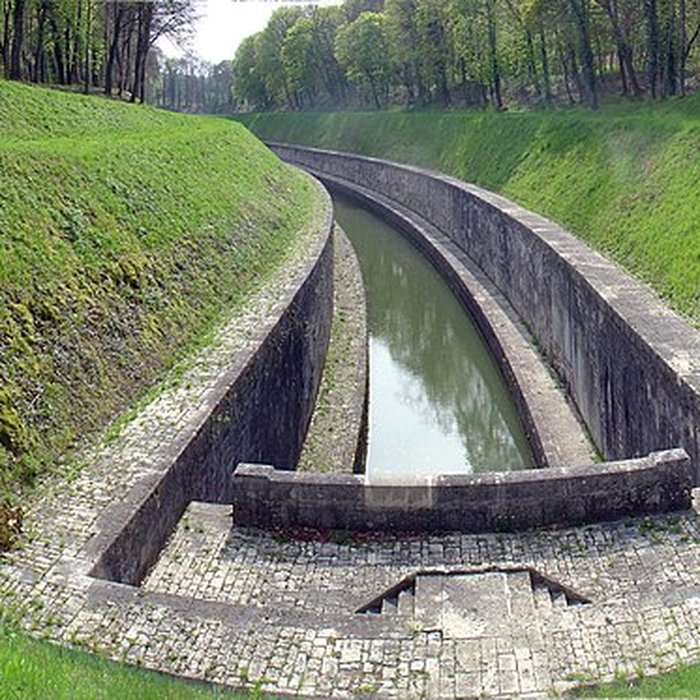 Photo de Canal souterrain de Saint-Albin également sur commune de Scey-sur-Saône-et-Saint-Albin