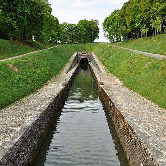 Photo de Canal souterrain de Saint-Albin également sur commune de Scey-sur-Saône-et-Saint-Albin