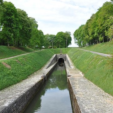 Canal souterrain de Saint-Albin également sur commune de Scey-sur-Saône-et-Saint-Albin