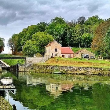 Canal souterrain de Saint-Albin également sur commune de Scey-sur-Saône-et-Saint-Albin