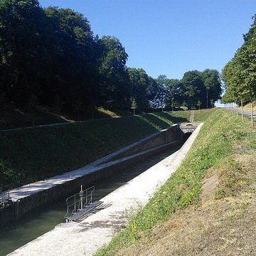 Canal souterrain de Saint-Albin également sur commune de Scey-sur-Saône-et-Saint-Albin