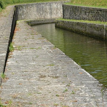 Canal souterrain de Saint-Albin également sur commune de Scey-sur-Saône-et-Saint-Albin