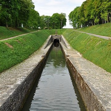 Canal souterrain de Saint-Albin également sur commune de Scey-sur-Saône-et-Saint-Albin