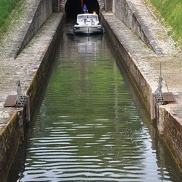Canal souterrain de Saint-Albin également sur commune de Scey-sur-Saône-et-Saint-Albin