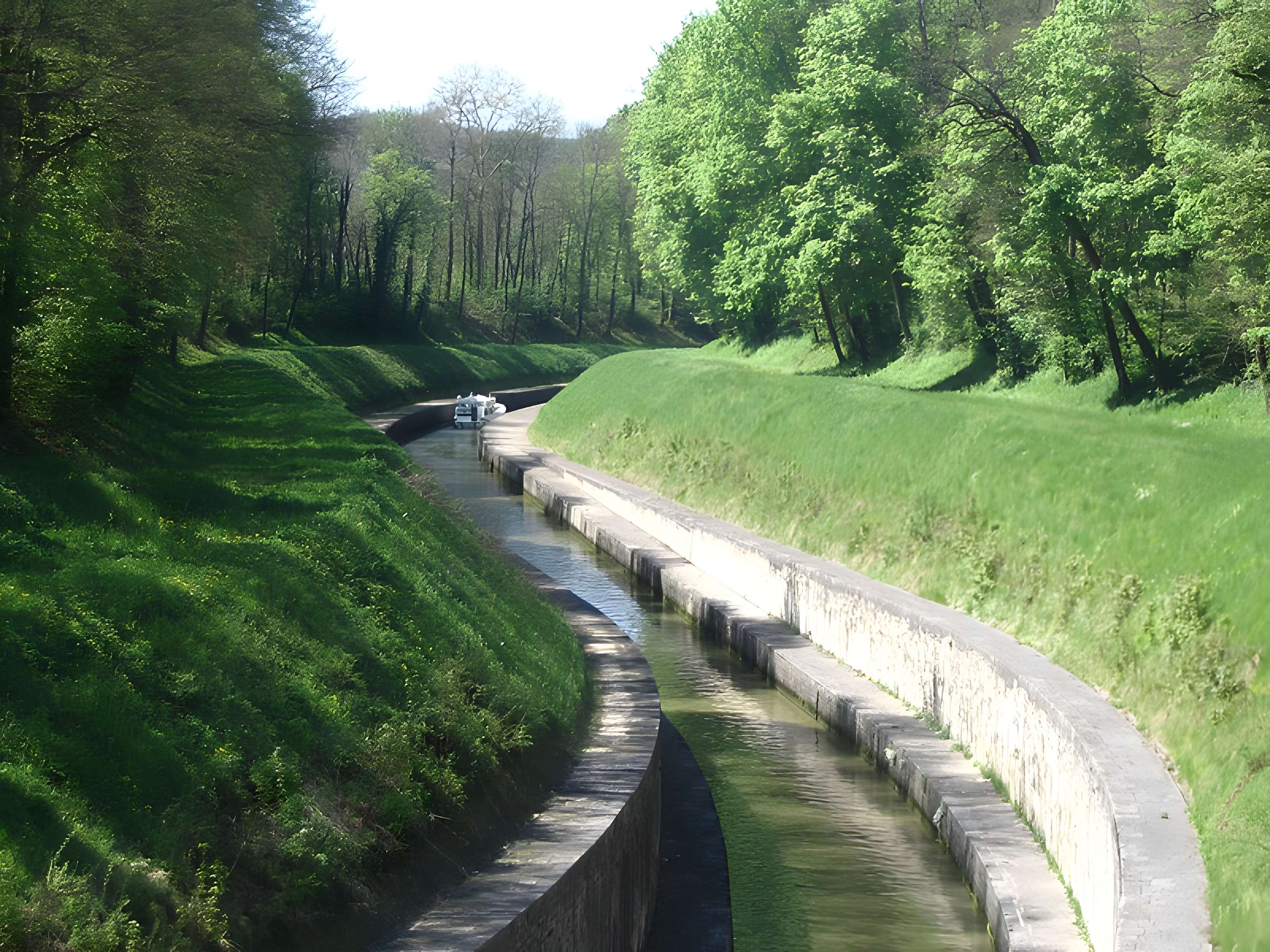 Canal souterrain de Saint-Albin (également sur commune de Scey-sur-Saône-et-Saint-Albin)