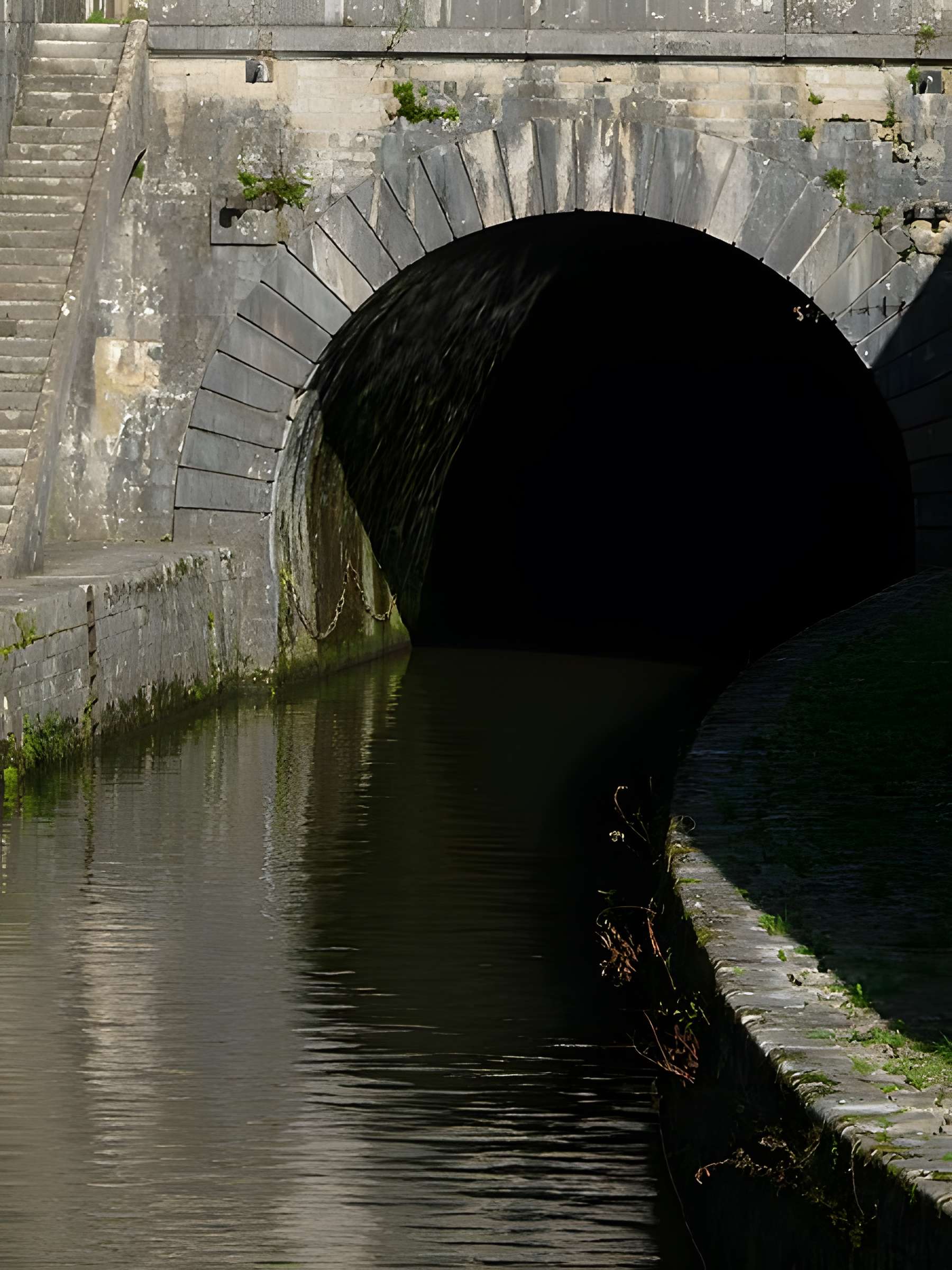 Canal souterrain de Saint-Albin (également sur commune de Scey-sur-Saône-et-Saint-Albin)