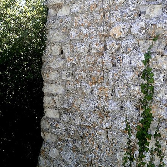 Photo de Vestiges de laqueduc romain de Luynes