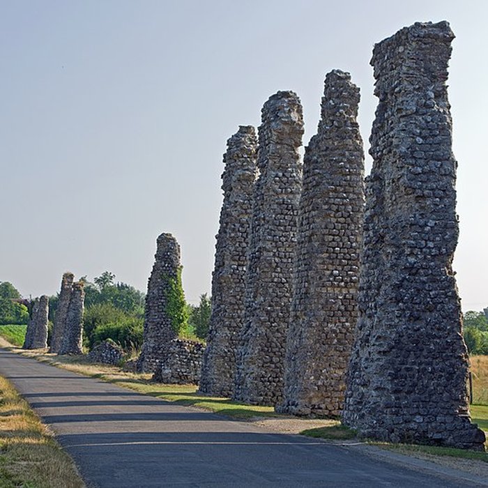 Photo de Vestiges de laqueduc romain de Luynes