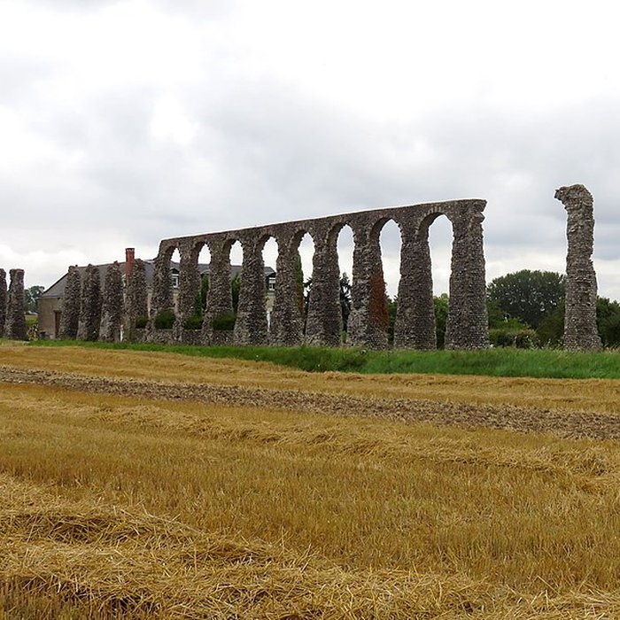 Photo de Vestiges de laqueduc romain de Luynes