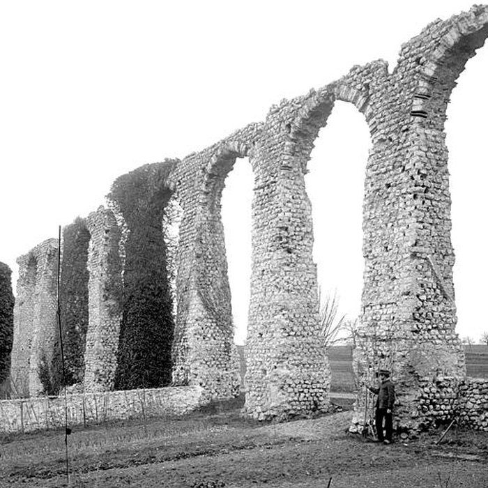 Photo de Vestiges de laqueduc romain de Luynes