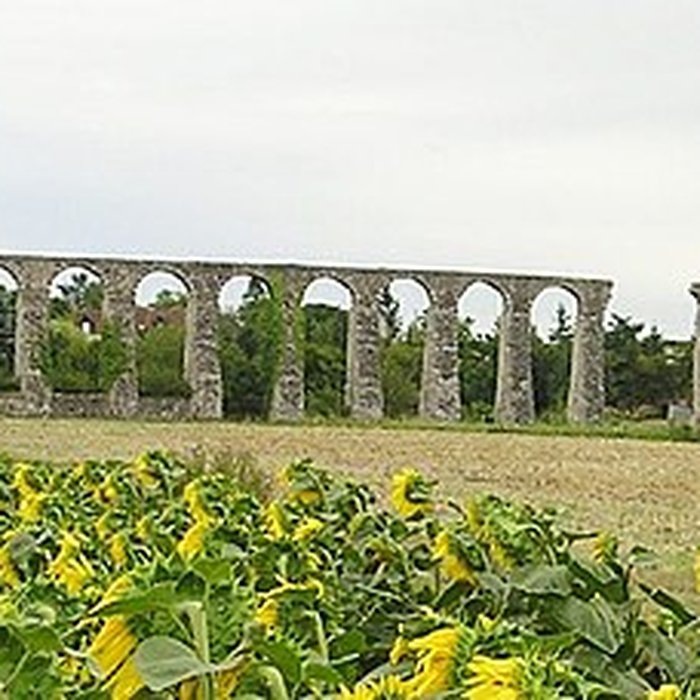 Photo de Vestiges de laqueduc romain de Luynes