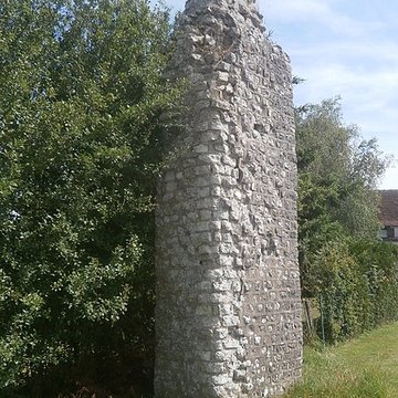 Vestiges de laqueduc romain de Luynes