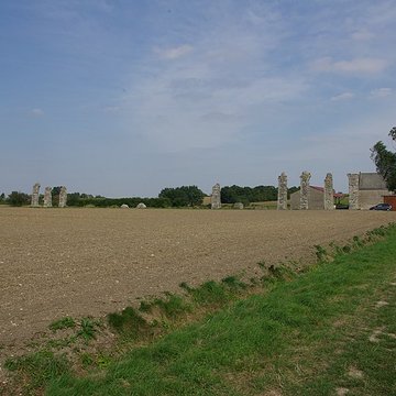 Vestiges de laqueduc romain de Luynes