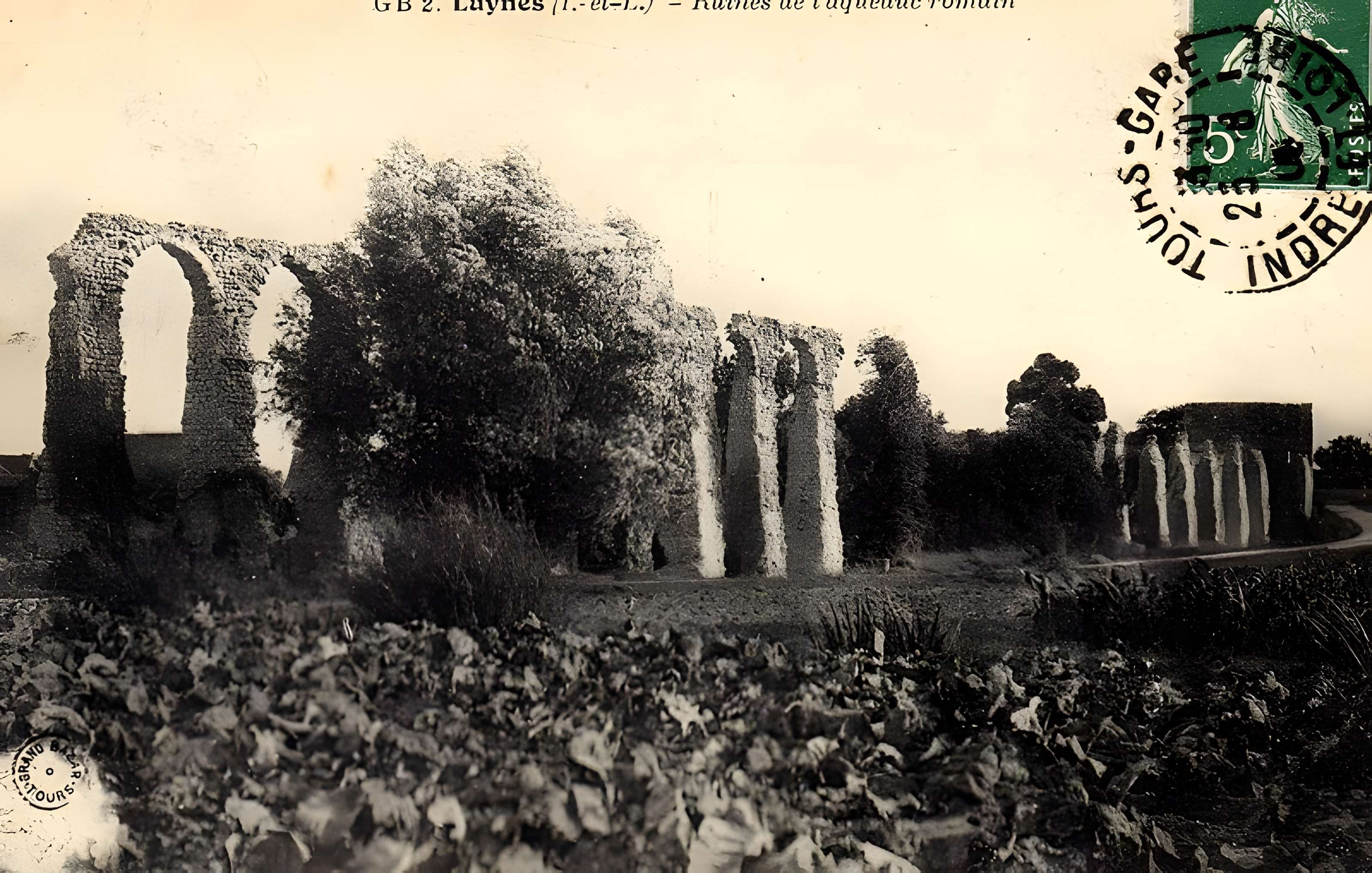 Vestiges de l'aqueduc romain de Luynes