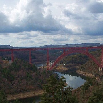 Viaduc de Garabit à Loubaresse