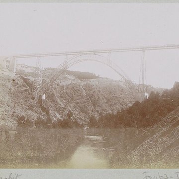 Viaduc de Garabit à Loubaresse