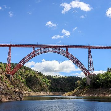 Viaduc de Garabit à Loubaresse