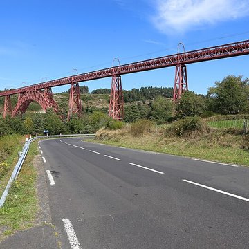 Viaduc de Garabit à Loubaresse