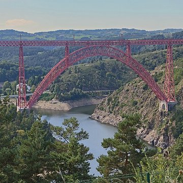 Viaduc de Garabit à Loubaresse