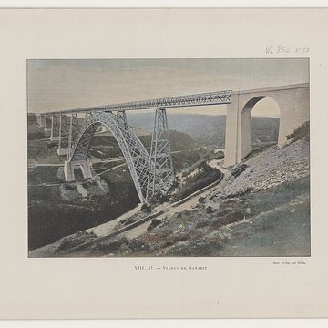 Viaduc de Garabit à Loubaresse