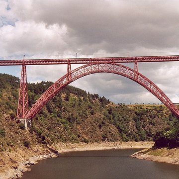 Viaduc de Garabit à Loubaresse