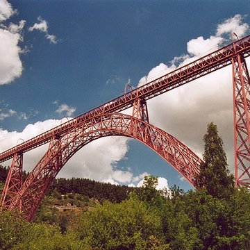 Viaduc de Garabit à Loubaresse