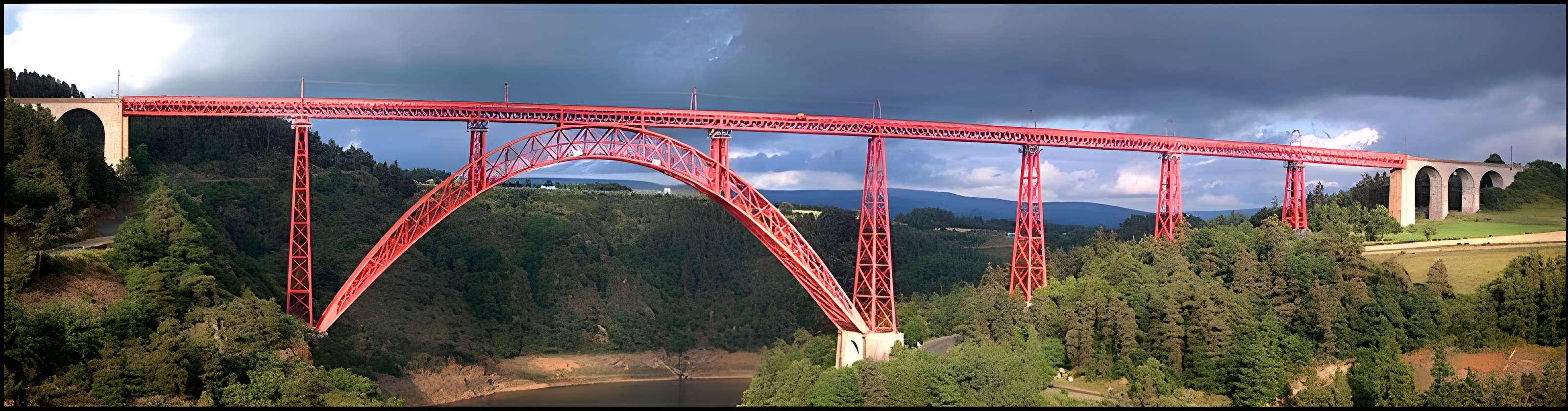Viaduc de Garabit à Loubaresse