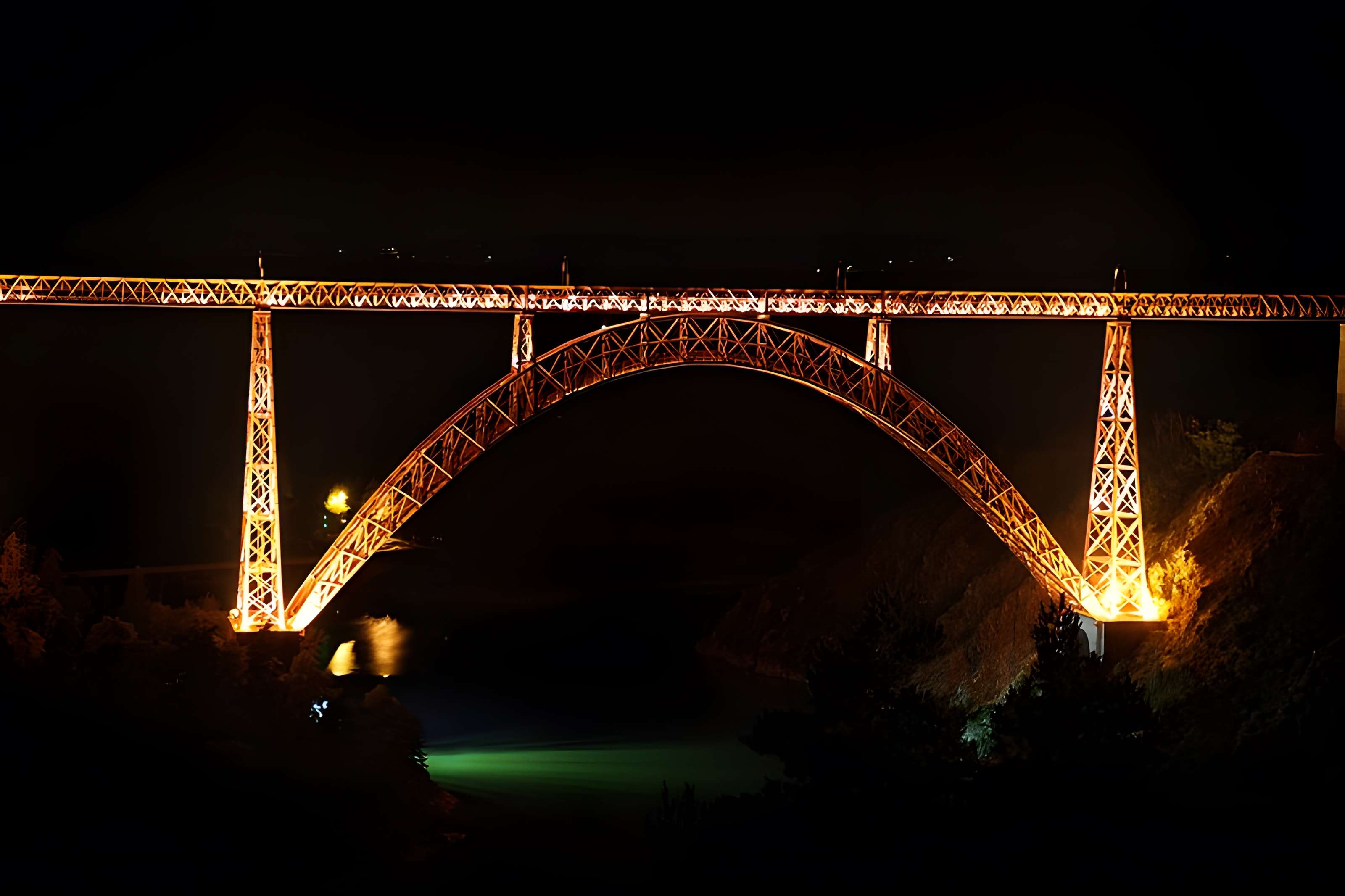 Viaduc de Garabit à Loubaresse
