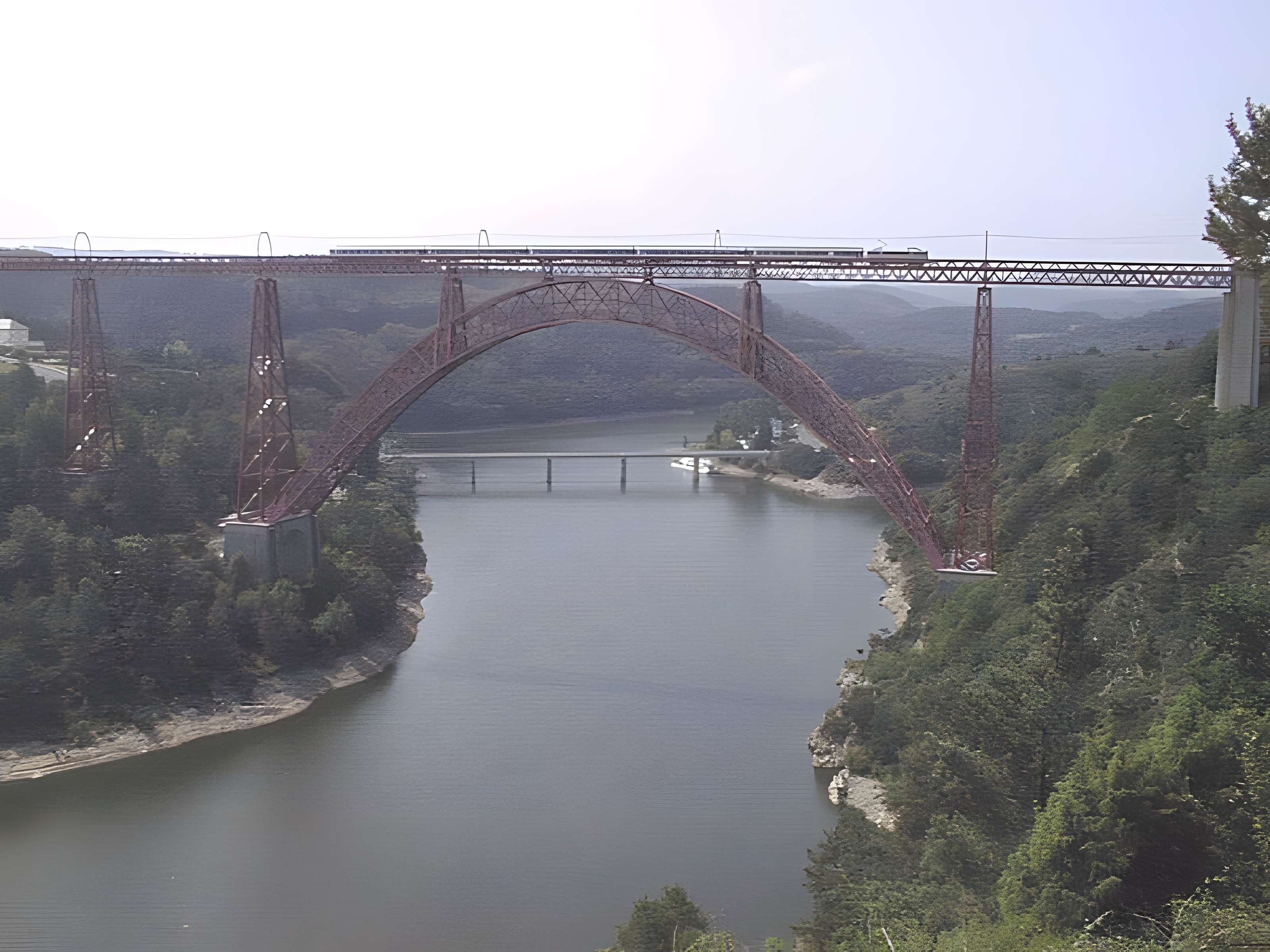 Viaduc de Garabit à Loubaresse