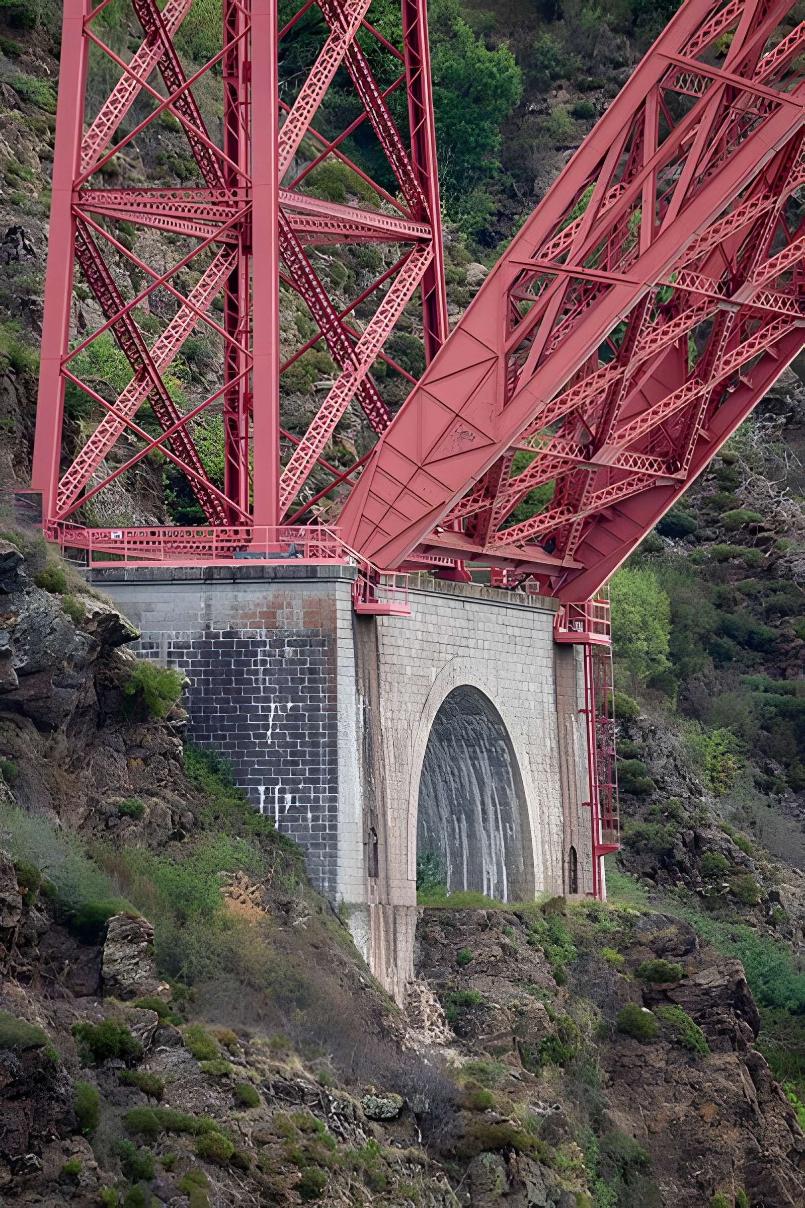Viaduc de Garabit à Loubaresse