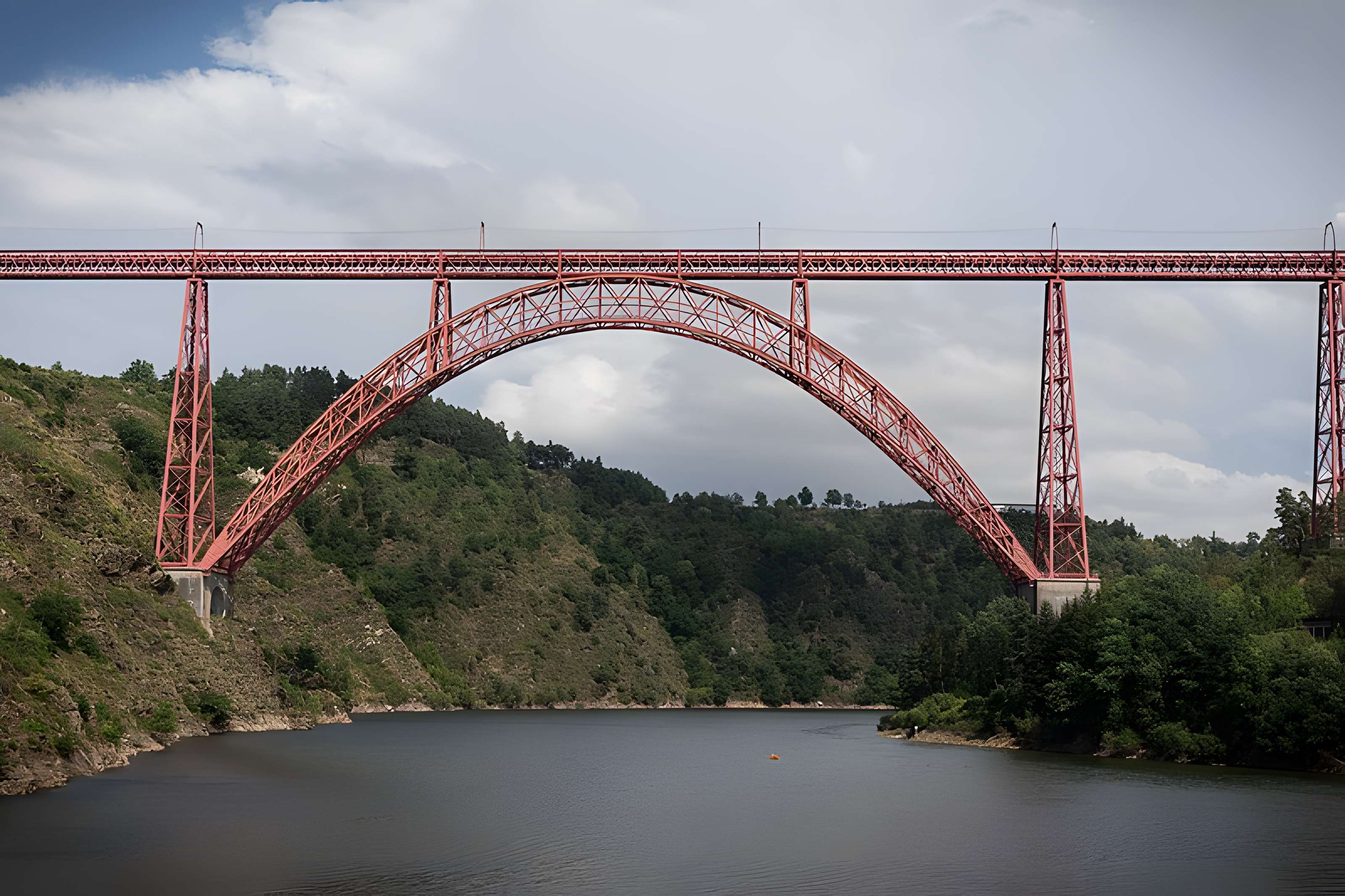 Viaduc de Garabit à Loubaresse