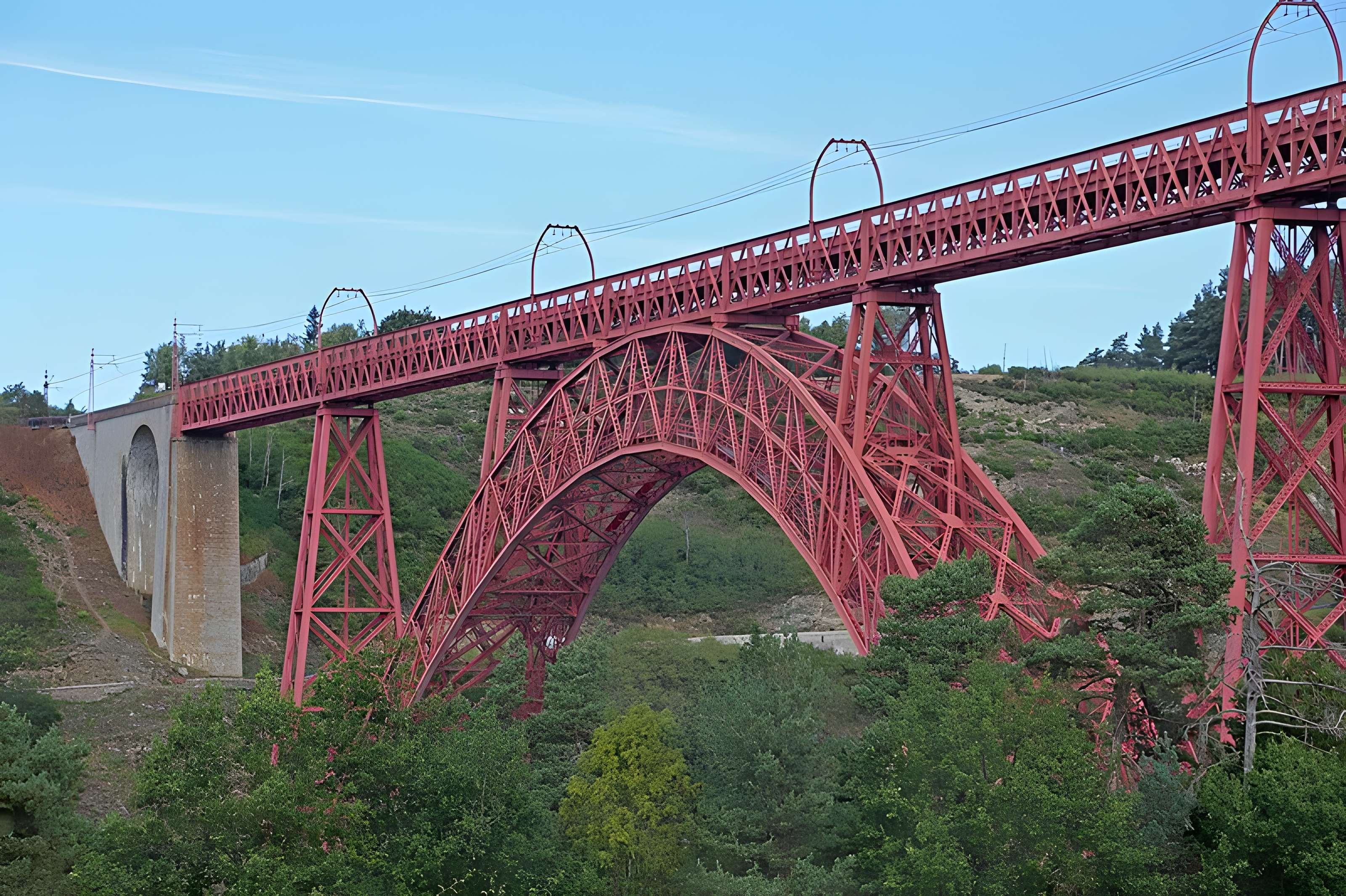 Viaduc de Garabit à Loubaresse