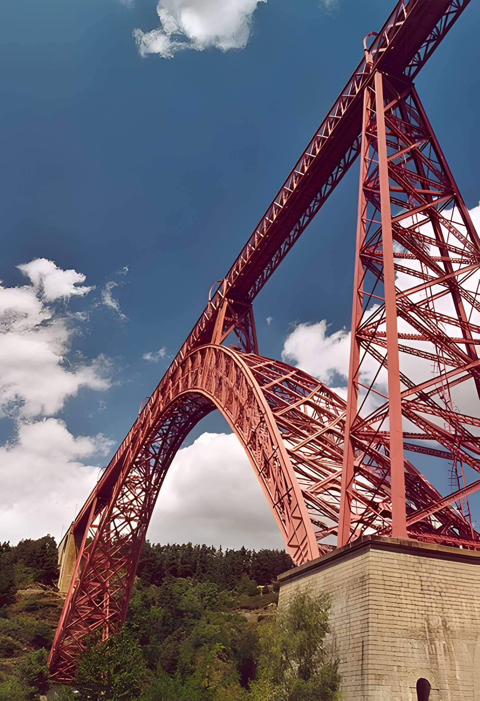 Viaduc de Garabit à Loubaresse