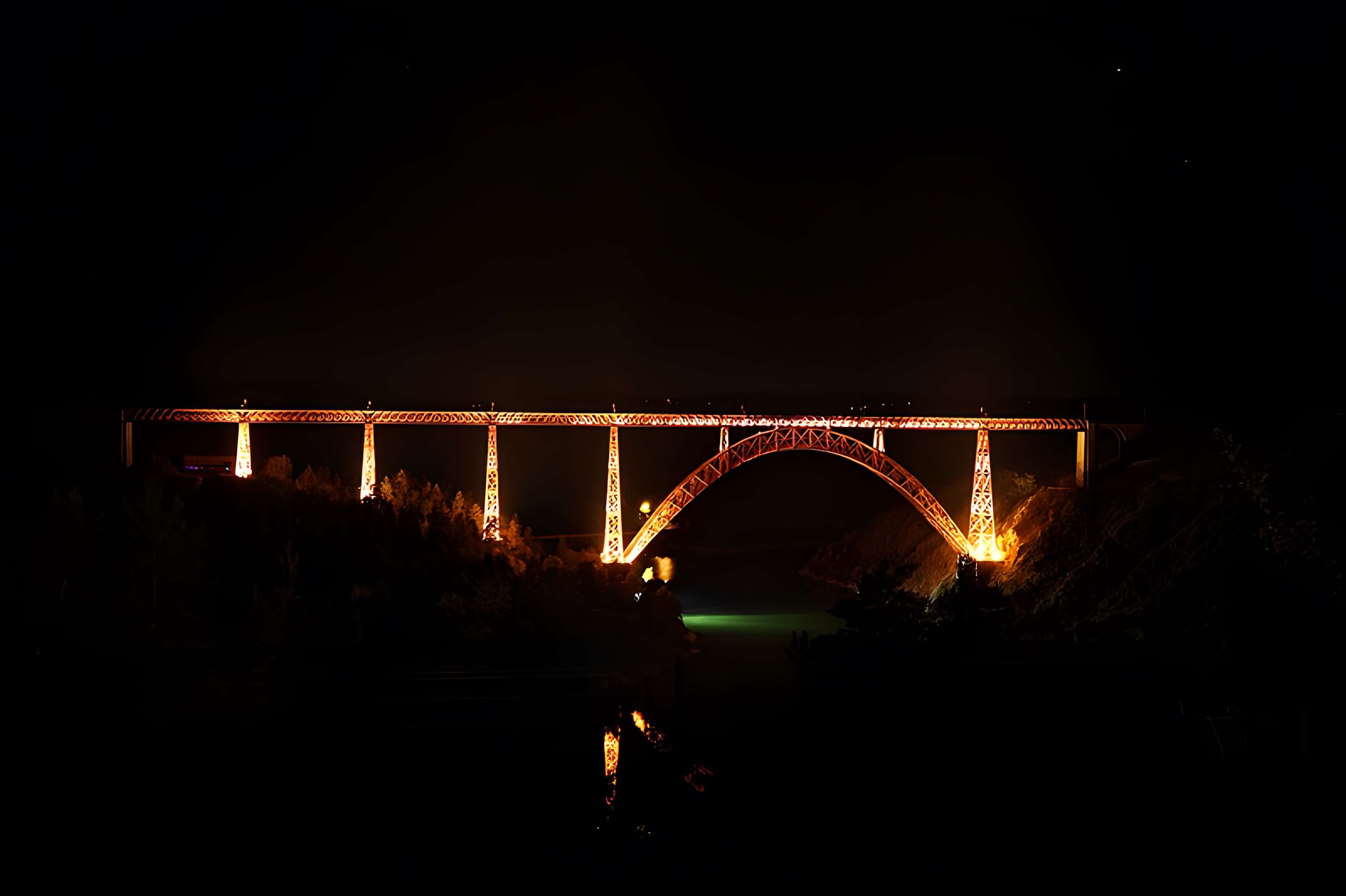 Viaduc de Garabit (également sur commune de Ruynes-en-Margeride)