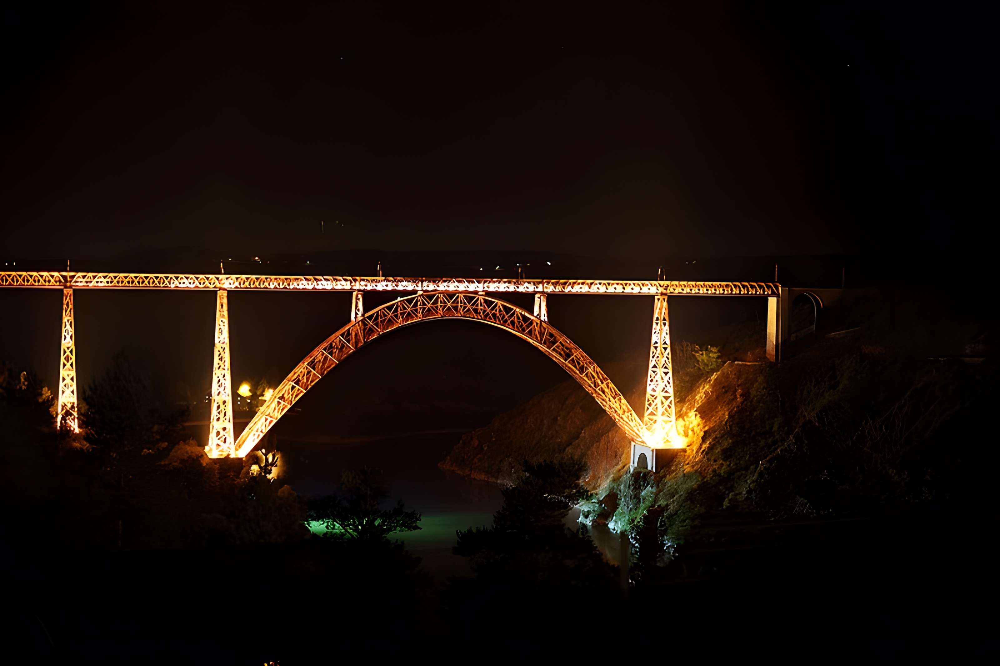 Viaduc de Garabit (également sur commune de Ruynes-en-Margeride)