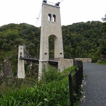 Viaduc des Rochers Noirs également sur commune de Soursac