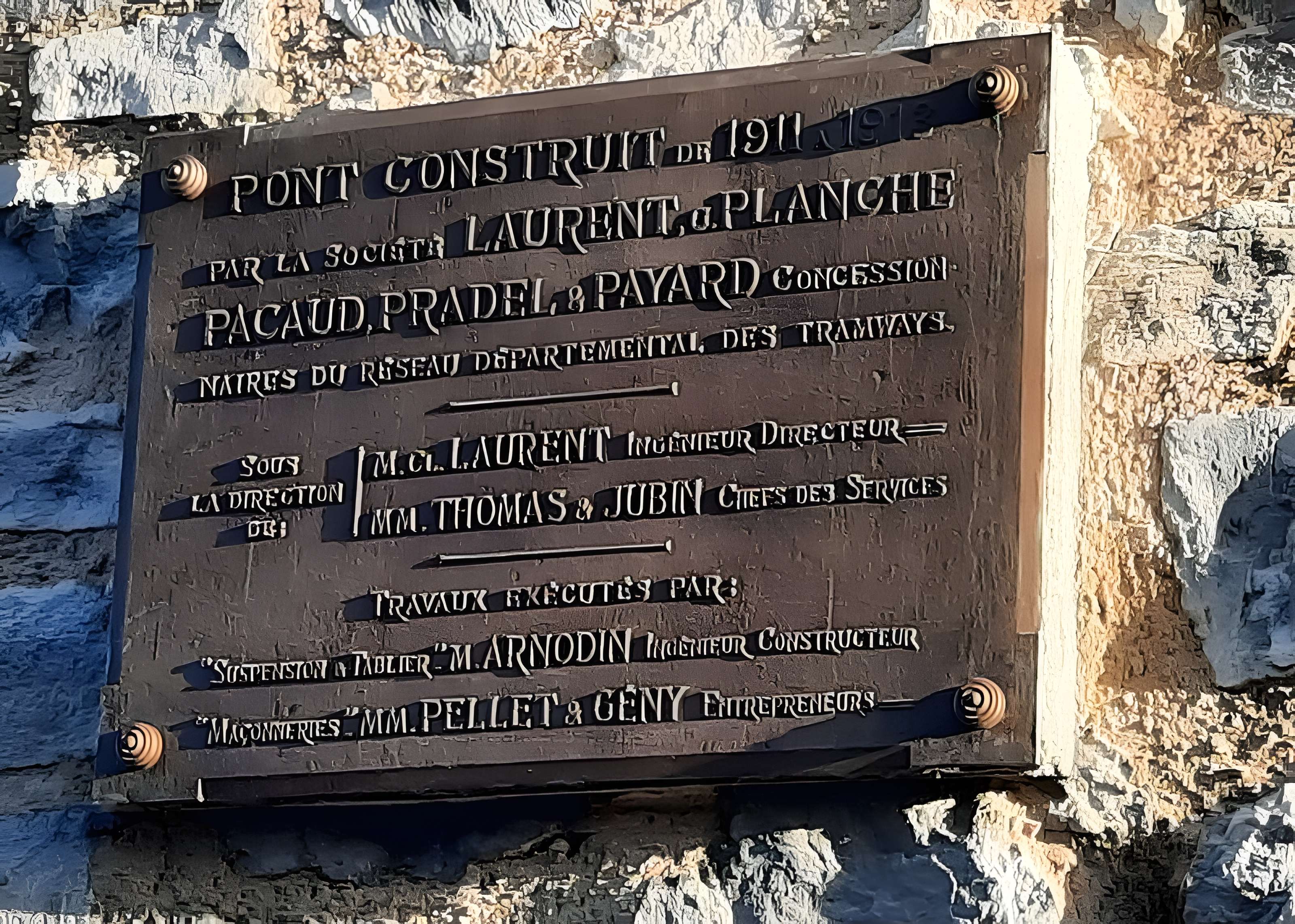 Viaduc des Rochers Noirs à Soursac