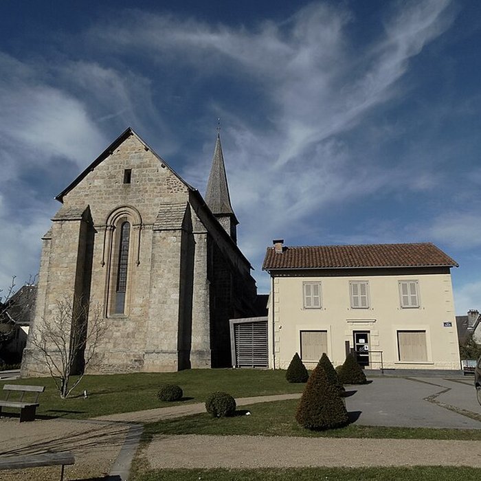 Photo de Église de lOrdination-de-Saint-Martin de Bujaleuf