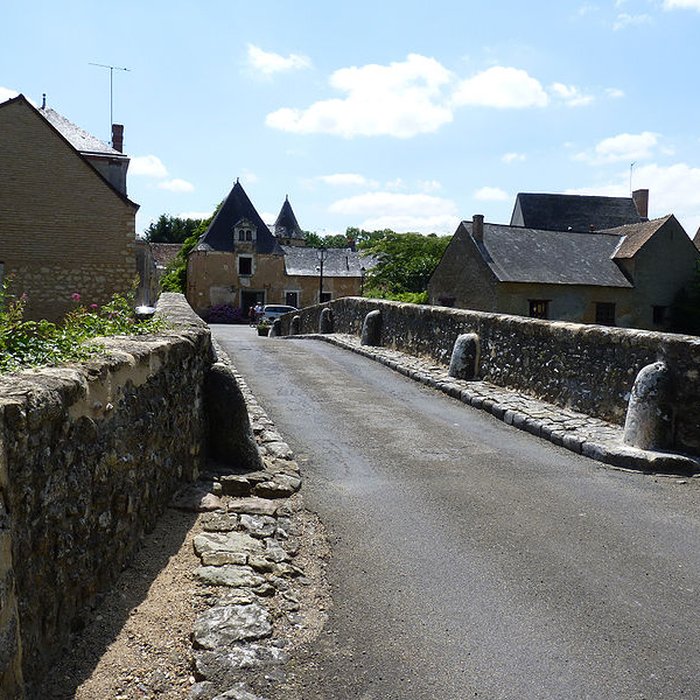 Photo de Vieux pont sur la Vègre à Asnières-sur-Vègre